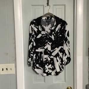 Frank Lyman Design Black and White Abstract Blouse